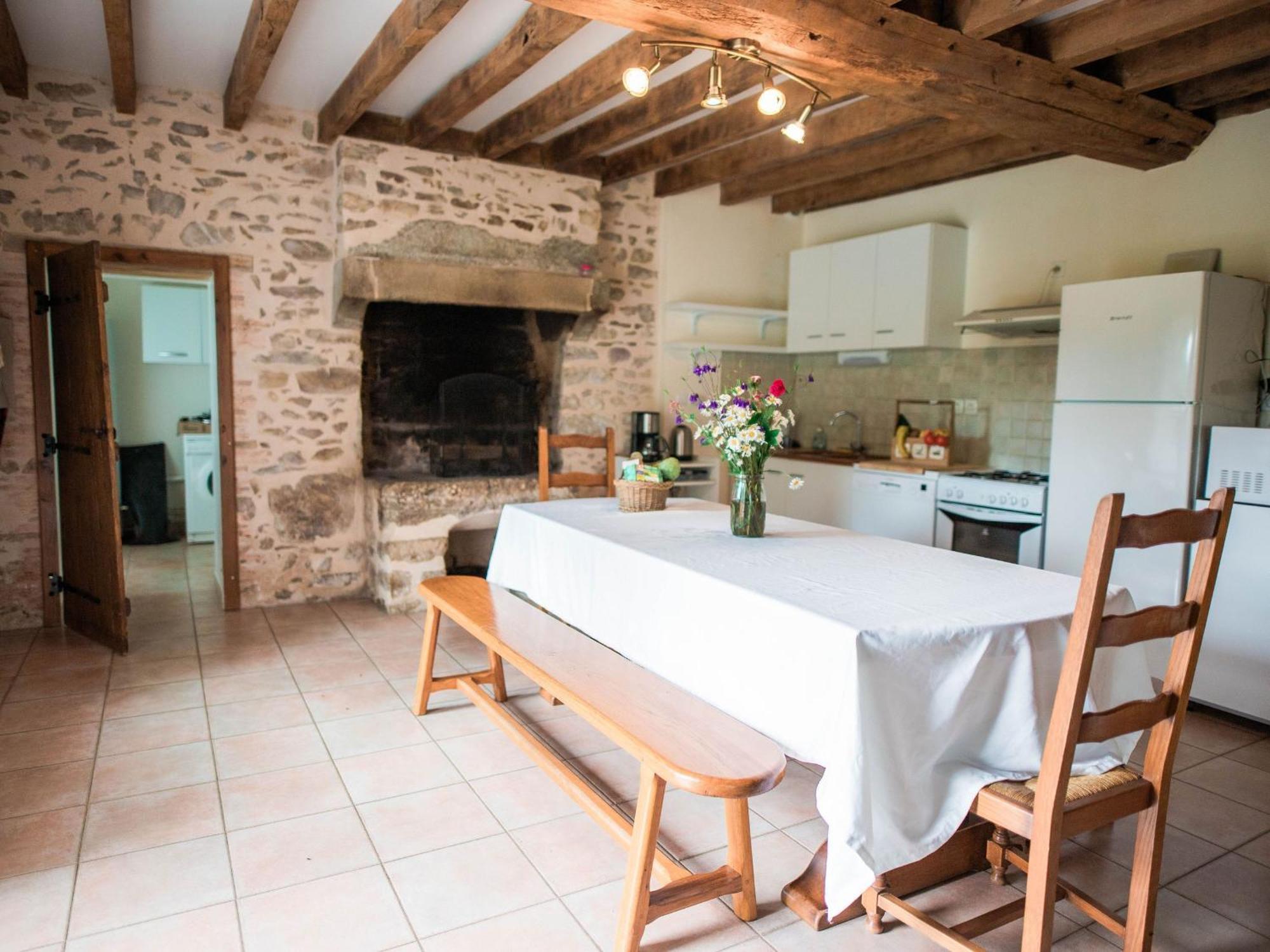 Gite De Charme Renove Avec Cheminee, Terrasse Et Proche Randonnees - Capacite 13 Pers. - Fr-1-410-179 Saint-Léonard-des-Bois Exteriér fotografie